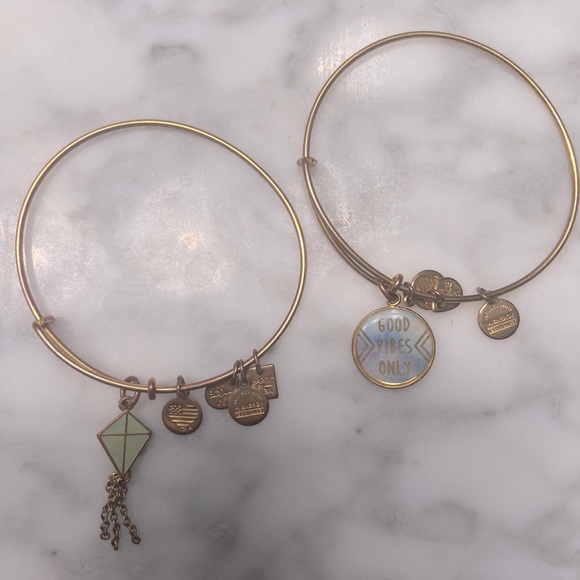 Set of 2 Alex and Ani bracelets - Picture 1 of 1